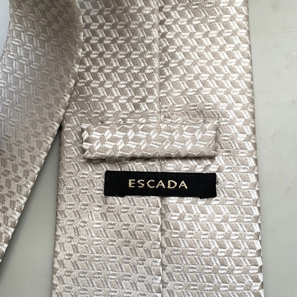Escada Men’s Woven Silk Tie Gray EUC - Picture 5 of 9